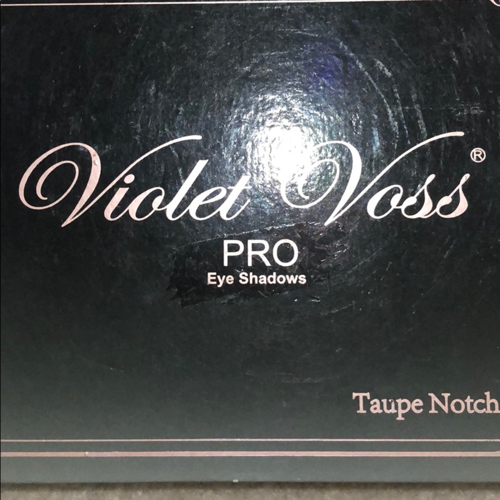 VIOLET VOSS Eyeshadow